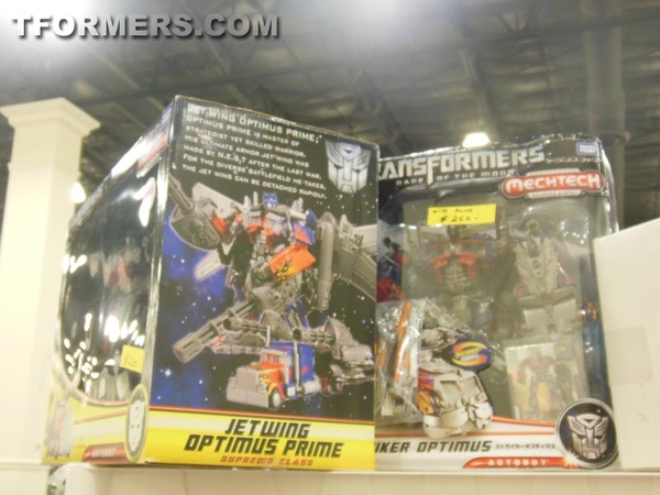 BotCon 2013   The Transformers Convention Dealer Room Image Gallery   OVER 500 Images  (270 of 582)